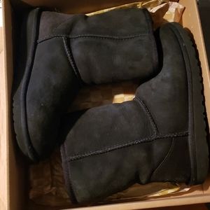Ugg boots K classic size 5 black